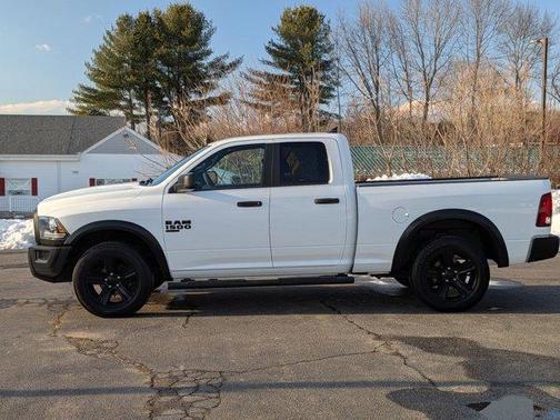 Bright White Clearcoat 2022 RAM 1500 Classic SLT