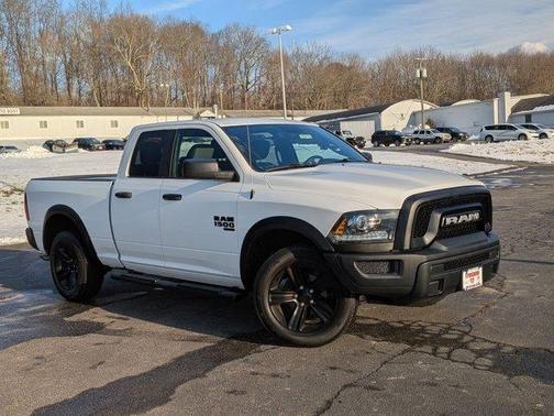 Bright White Clearcoat 2022 RAM 1500 Classic SLT