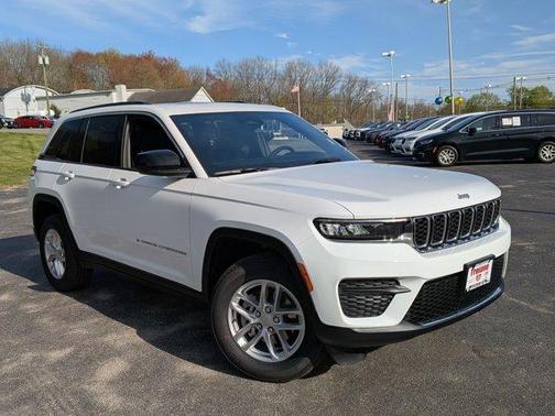 Bright White Clearcoat 2026 Jeep Grand Cherokee Laredo X