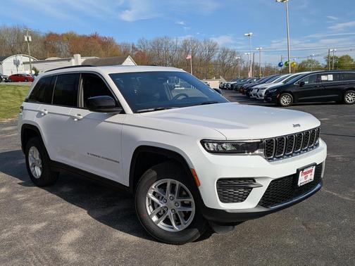 Bright White Clearcoat 2026 Jeep Grand Cherokee Laredo X
