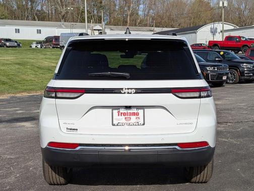 Bright White Clearcoat 2026 Jeep Grand Cherokee Laredo X