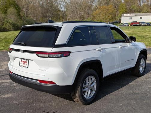 Bright White Clearcoat 2026 Jeep Grand Cherokee Laredo X
