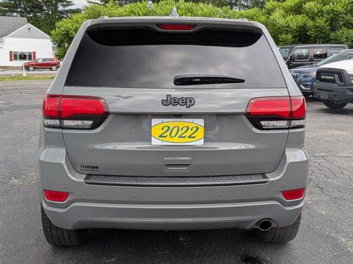 2022 Jeep Grand Cherokee Laredo
