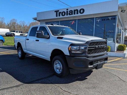 2024 RAM 2500 Tradesman Crew Cab 4x4 6'4' Box
