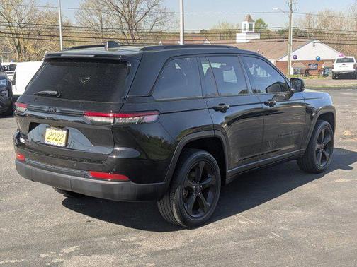 2022 Jeep Grand Cherokee Altitude