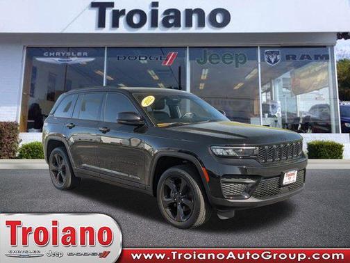 2022 Jeep Grand Cherokee Altitude