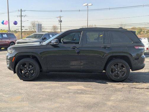 2022 Jeep Grand Cherokee Altitude