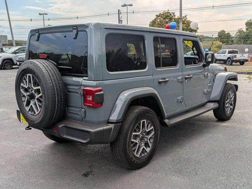 2024 Jeep Wrangler 4-Door Sahara 4x4
