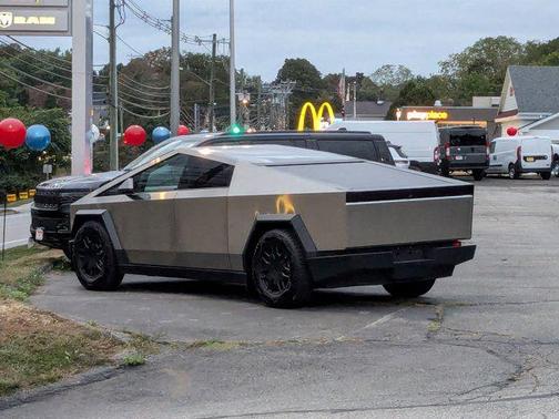 2024 Tesla Cybertruck All-Wheel Drive