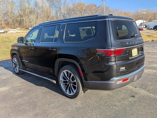 Diamond Black 2022 Jeep Wagoneer Series III