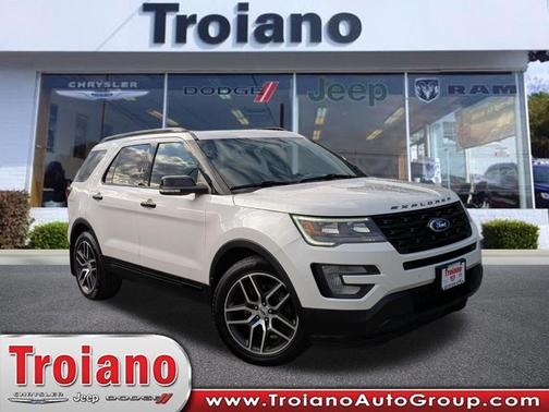 White 2017 Ford Explorer sport