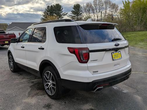 White 2017 Ford Explorer sport