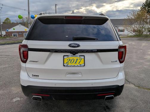 White 2017 Ford Explorer sport
