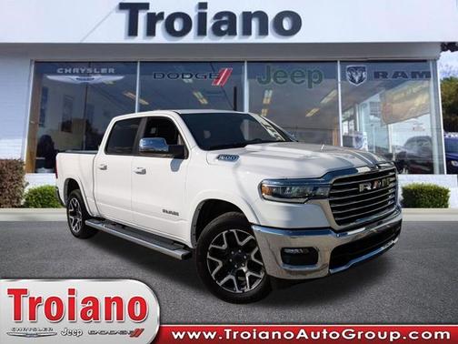 Bright White Clearcoat 2025 RAM 1500 Laramie