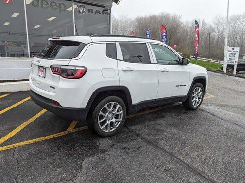 2024 Jeep Compass Latitude Lux