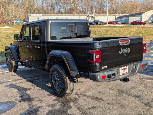 2026 Jeep Gladiator Sport S