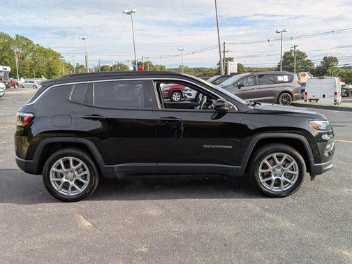 2024 Jeep Compass Latitude Lux