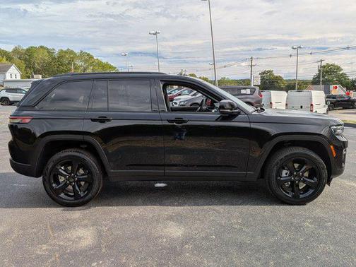 2025 Jeep Grand Cherokee Limited X