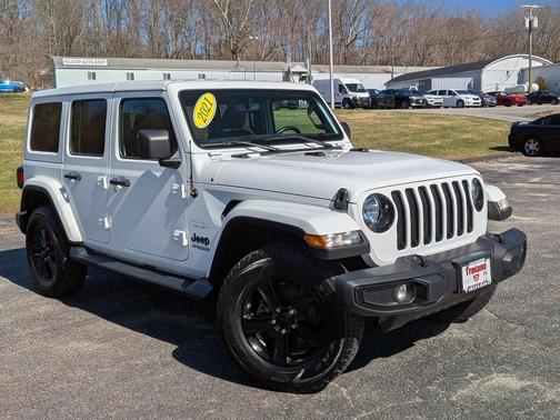 Bright White Clearcoat 2021 Jeep Wrangler Unlimited Sahara Altitude