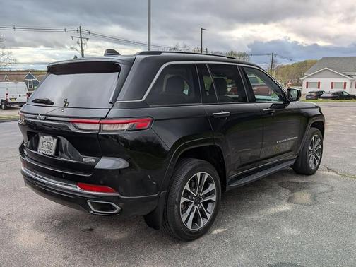 Diamond Black 2022 Jeep Grand Cherokee Overland
