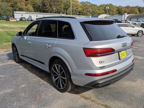 2022 Audi Q7 55 Premium Plus