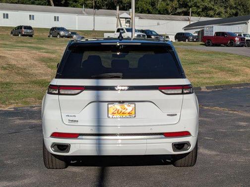 2022 Jeep Grand Cherokee Summit