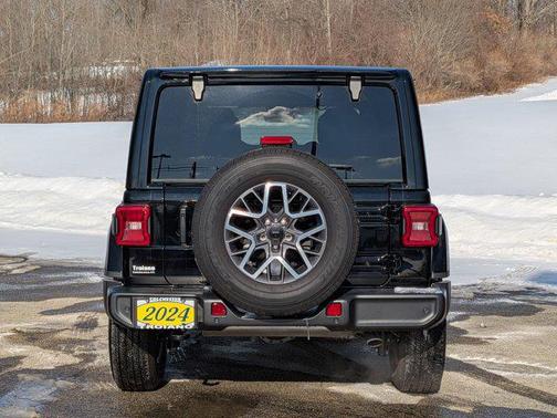 2024 Jeep Wrangler 4-Door Sahara 4x4