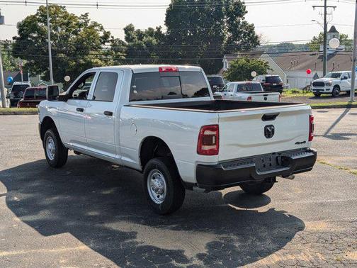 2024 RAM 2500 Tradesman Crew Cab 4x4 6'4' Box