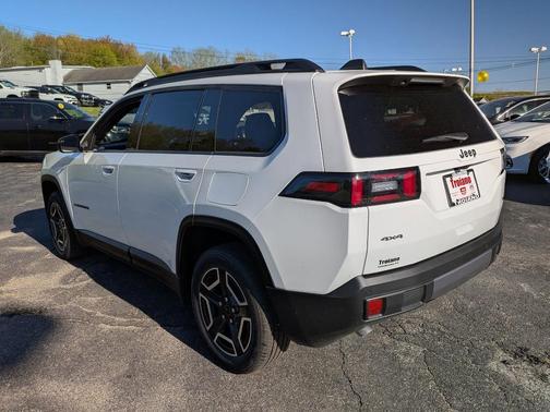 Bright White Clearcoat 2026 Jeep Cherokee LAREDO/LIMITED
