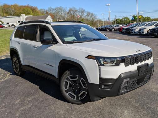 Bright White Clearcoat 2026 Jeep Cherokee LAREDO/LIMITED