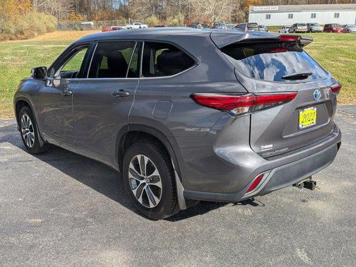 2022 Toyota Highlander Hybrid XLE
