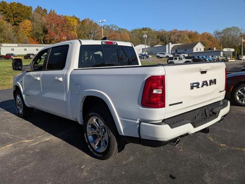 Bright White Clearcoat 2026 RAM 1500 Big Horn