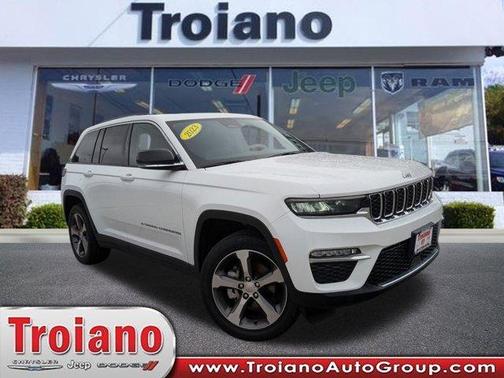 Bright White Clearcoat 2023 Jeep Grand Cherokee Limited