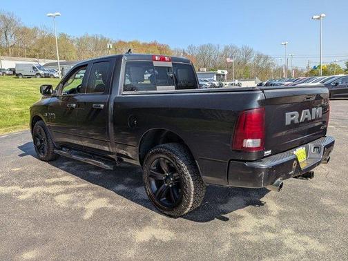 Brilliant Black Crystal Pearlcoat 2018 RAM 1500 Night