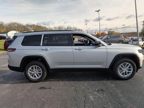 Silver Zynith 2025 Jeep Grand Cherokee L Laredo