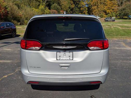 2026 Chrysler Voyager LX