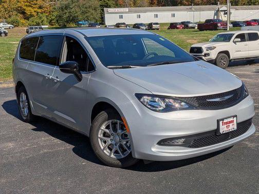 2026 Chrysler Voyager LX