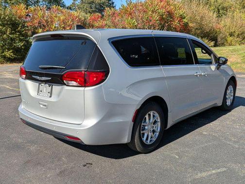 2026 Chrysler Voyager LX