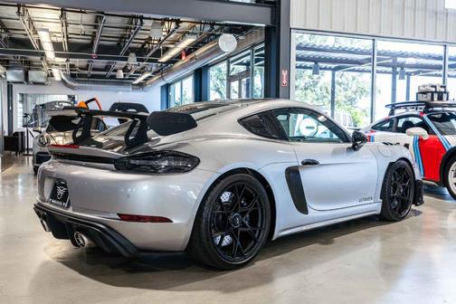 2025 Porsche 718 Cayman GT4 RS
