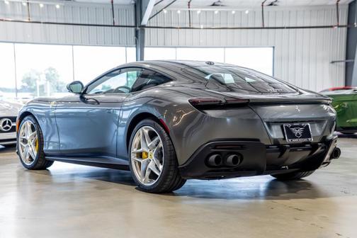 Grigio Silverstone Metallic 2024 Ferrari Roma Base
