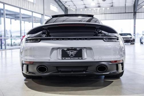 2024 Porsche 911 Carrera