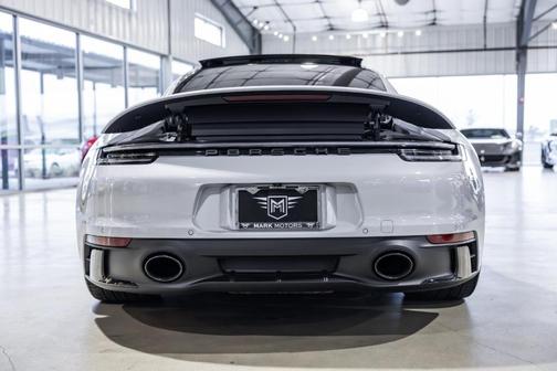 2024 Porsche 911 Carrera