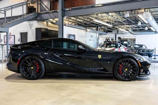 2018 Ferrari 812 Superfast Base
