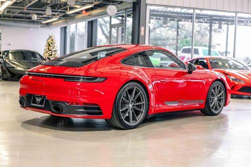 2024 Porsche 911 Carrera