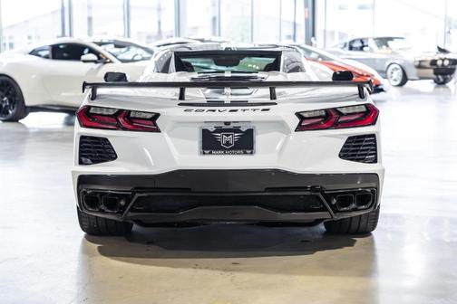 Arctic White 2025 Chevrolet Corvette Stingray w/2LT