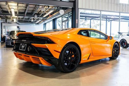 2020 Lamborghini Huracan EVO Base