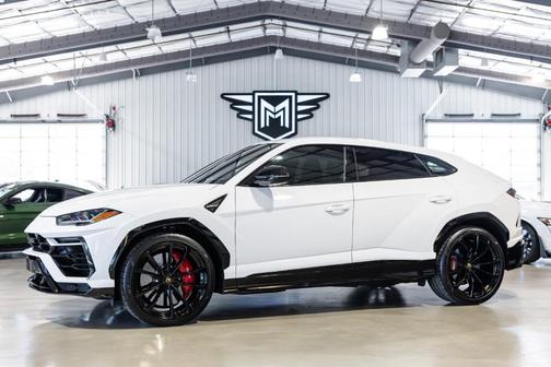 Bianco Monocerus Metallic 2022 Lamborghini Urus