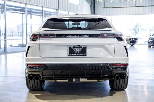 Bianco Monocerus Metallic 2022 Lamborghini Urus