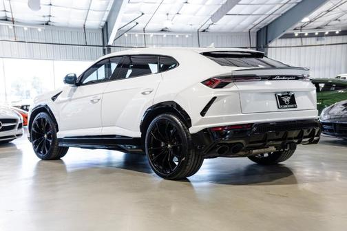 Bianco Monocerus Metallic 2022 Lamborghini Urus