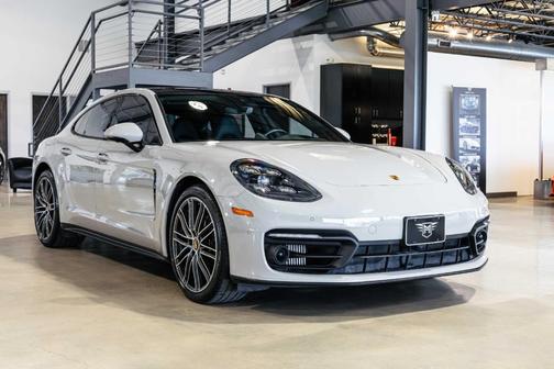 2022 Porsche Panamera Platinum Edition